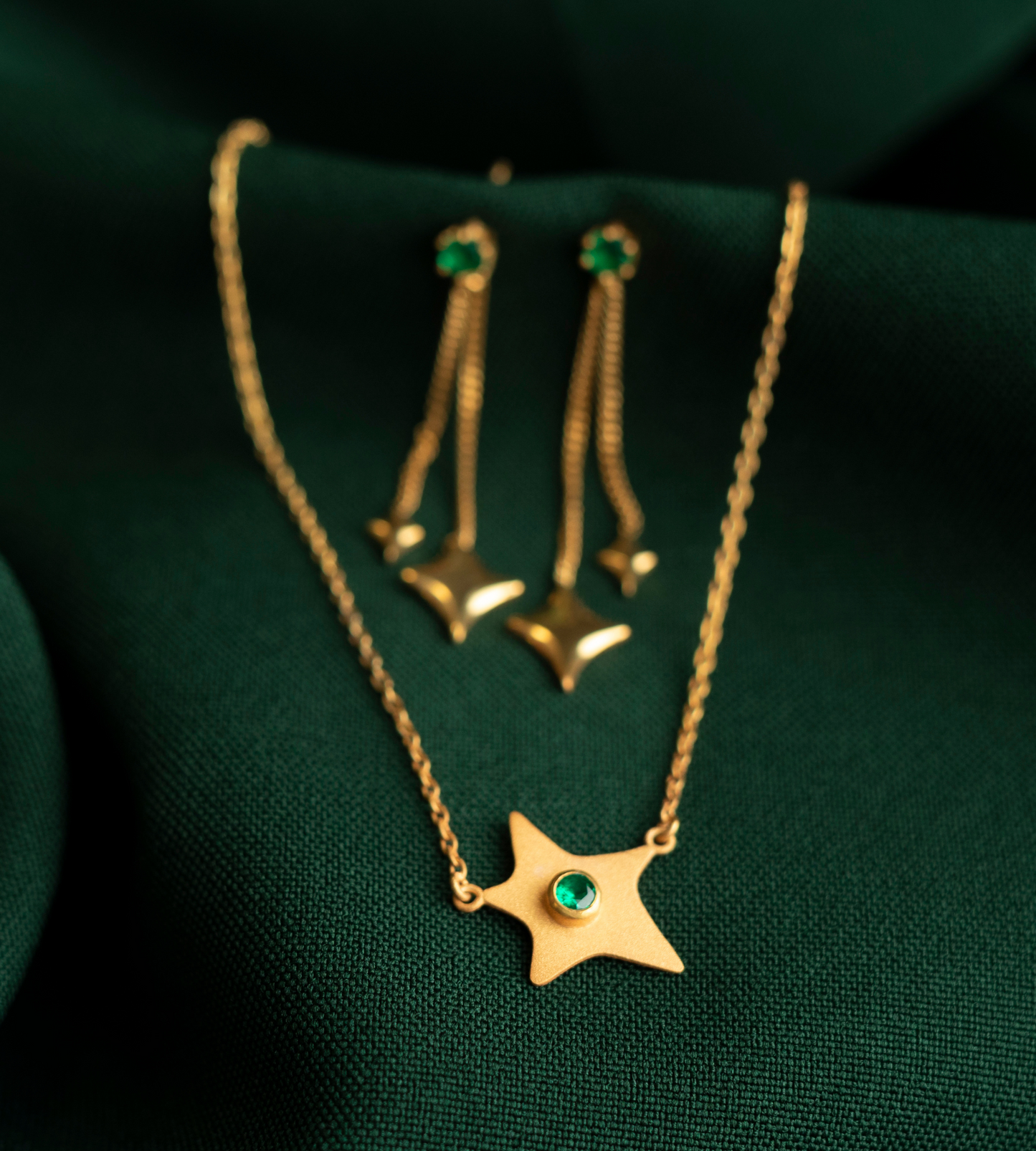 Colar Aquila Dourado